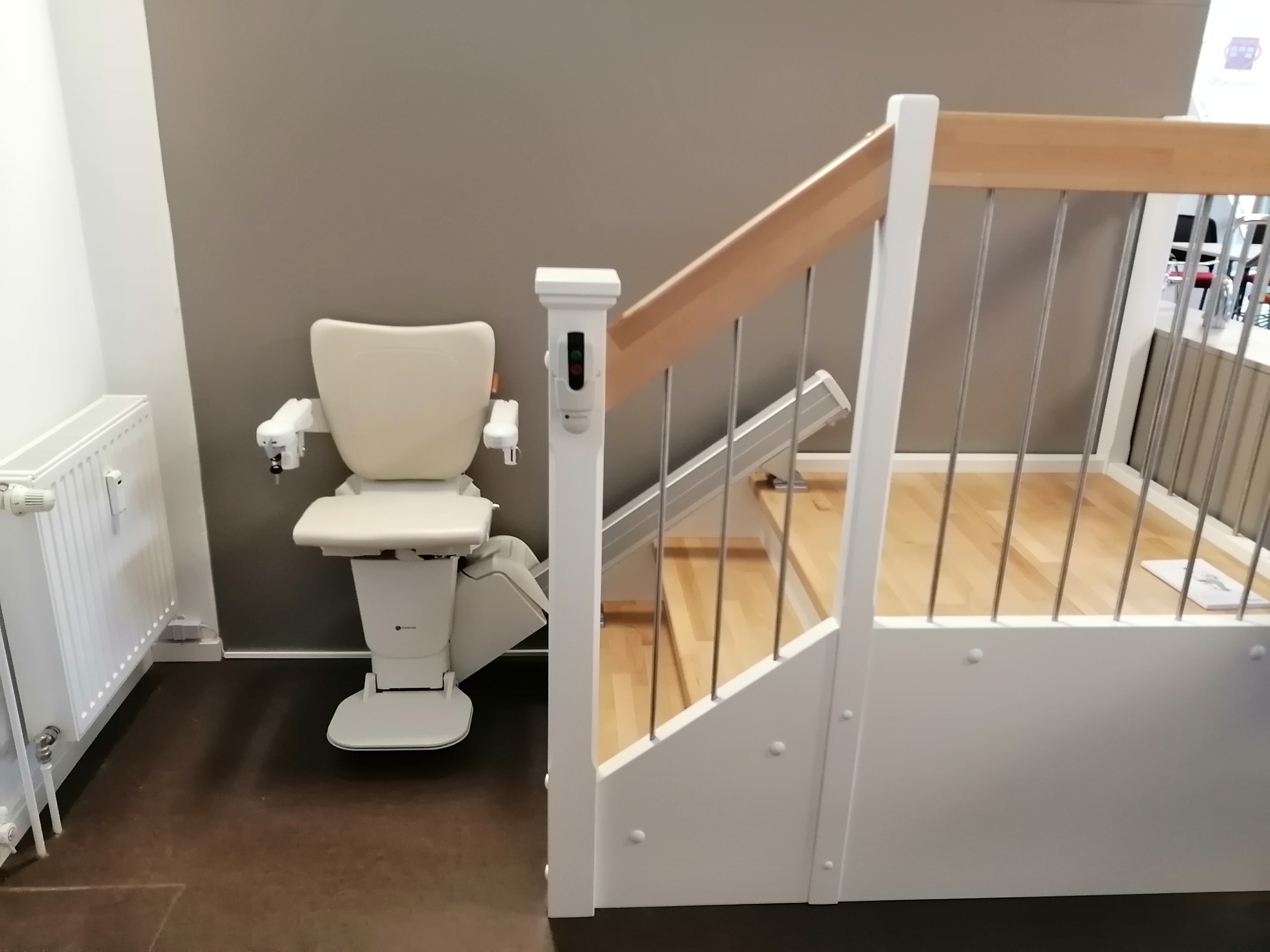Treppenlift Der Treppenlift kann in der ausstellung ausprobiert werden.